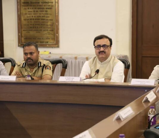 विभागीय आयुक्त डॉ. चंद्रकांत पुलकुंडवार यांच्या अध्यक्षतेखाली वाहतूक व्यवस्थापन आराखडा बैठक संपन्न