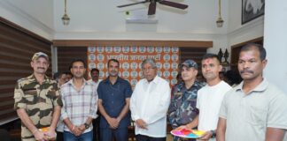 ना. चंद्रकांतदादा पाटील यांची सीआयएसएफच्या जवानांसोबत होळी साजरी