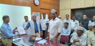 नियम बदलासाठी आरटीई पालकांचे आंदोलन आरटीई साठीची एक किलोमीटर ची मर्यादा बेकायदेशीरच