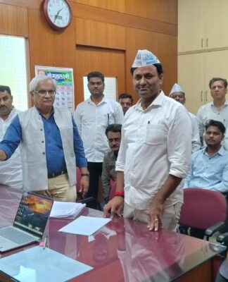 नियम बदलासाठी आरटीई पालकांचे आंदोलन आरटीई साठीची एक किलोमीटर ची मर्यादा बेकायदेशीरच