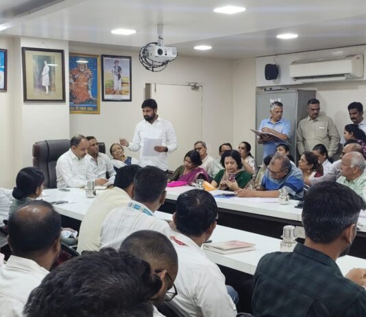 औंध वार्ड ऑफिसच्या मोहल्ला कमिटी मिटिंगमध्ये नागरिकांनी मांडल्या समस्या