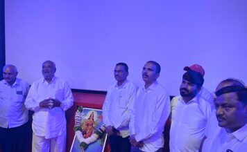 गोरगरीब विद्यार्थ्यांसाठी “शतक” चित्रपटाचे मोफत प्रदर्शन; राहुल गव्हाणे यांच्या पुढाकारातून उपक्रम