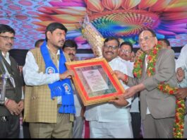 शेवाळवाडीत ग्रंथालय व प्रयोगशाळेचे उद्घाटन; १६५ शाळांच्या अनुदानाबाबत पाठपुरावा करणार – रामदास आठवले