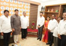 कोथरूडमध्ये महात्मा फुले द्विशताब्दी जयंतीचा उत्साह मंत्री चंद्रकांतदादा पाटलांकडून निवासस्थानी अभिवादन ; समतेचा विचार घराघरात पोहोचवूया! मंत्री चंद्रकांतदादा पाटलांचा संकल्प