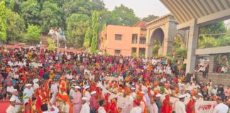 चंद्रकांत अण्णा भरेकर मित्र परिवारातर्फे सामुदायिक विवाह सोहळा संपन्न