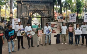 दुग्धव्यवसायाचा हवामानावर होणारा परिणाम अधोरेखित करत २० शहरांतील तरुणाई उतरली रस्त्यावर