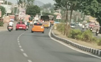 वडगाव मावळ परिसरात बिननंबर प्लेट गाड्यांचा सुळसुळाट; कारवाईबाबत प्रश्नचिन्ह