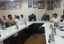 बाणेर–पाषाण लिंक रोडवर पार्किंगचा विळखा; पासपोर्ट कार्यालयामुळे वाहतूक कोंडी वाढली, क्षेत्रिय कार्यालयात बैठकीचे आयोजन