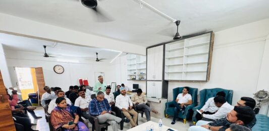 पिंपरी-चिंचवडमध्ये राष्ट्रवादी काँग्रेस-शरदचंद्र पवार पक्षाच्या संघटनात्मक बांधणीवर भर; आढावा बैठकीत पदाधिकाऱ्यांशी संवाद
