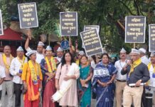 पुण्यातल्या वाढत्या महिला अत्याचाराच्या प्रकरणांच्या विरोधात आम आदमी पार्टी तर्फे पुण्यात कलाकार कट्टा येथे निदर्शने
