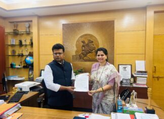 समाविष्ट २३ गावांच्या विकास आराखड्यावर महापालिका आयुक्तांसोबत नगरसेविका सपना छाजेड यांची चर्चा