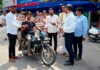 युवक काँग्रेसचे इंधन दरवाढीविरोधात अनोखे ‘मेलोडी आंदोलन’