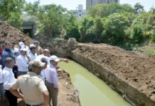 सिंहगड रोड परिसरातील एकता नगरी येथील पूरजन्य भागातील विविध कामांची पुणे महानगरपालिकेचे आयुक्त नवल किशोर राम यांच्याकडून पाहणी