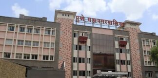 महापालिकेच्या स्थानिक स्वराज्यावर सरकारी अधिकाऱ्यांचा विळखा?२३ पैकी ११ सहायक आयुक्त, १८ पैकी ११ उपायुक्त शासकीय; पुणे महापालिकेत नेमके चाललंय काय?