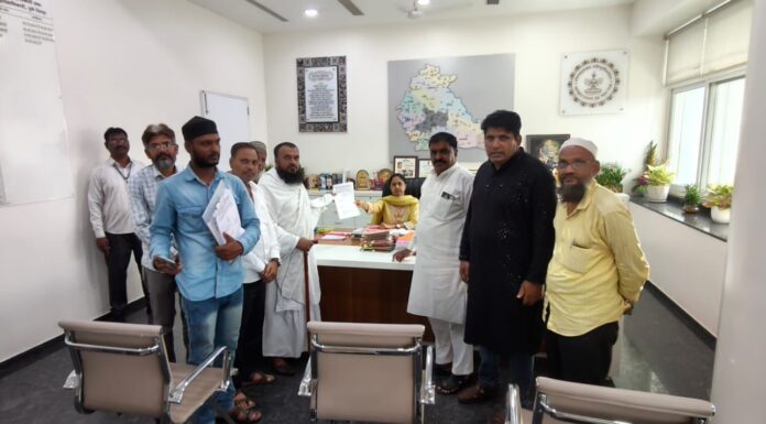 हजरत शम्सुद्दीन कादरी रहमतुल्लाह अलैह दर्गाह पाडल्याच्या निषेधार्थ विविध संघटनांचे जिल्हाधिकाऱ्यांना निवेदन; २४ तासांत पुनर्बांधणीची मागणी