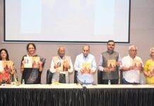 भारतीय संस्कृती केवळ भारतातच नव्हे तर भारताबाहेरही प्रभावी – डॉ. गो. बं. देगलूरकर ; ‘सुवर्णद्वीप’ पुस्तकाचे पुण्यात प्रकाशन