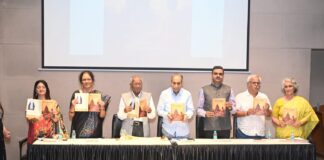 भारतीय संस्कृती केवळ भारतातच नव्हे तर भारताबाहेरही प्रभावी – डॉ. गो. बं. देगलूरकर ; ‘सुवर्णद्वीप’ पुस्तकाचे पुण्यात प्रकाशन
