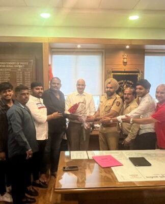 नसरापूर प्रकरणात न्याय मिळवून देणाऱ्या पोलिस अधीक्षक संदीपसिंग गिल व विशेष सरकारी वकील अजय मिसर यांचा पतित पावन संघटनेकडून सत्कार