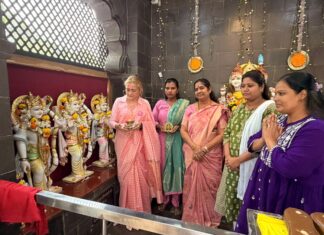 अयोध्येतील कथित देणगी व दागिन्यांच्या गैरव्यवहाराच्या निष्पक्ष चौकशीसाठी गुलाबो गॅंगचे श्रीराम चरणी साकडे