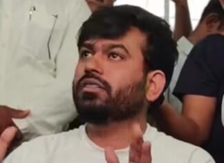 मुख्यमंत्र्यांच्या ‘अराजकतावादी’ टीकेवर अभिजीत दिपके यांचे प्रत्युत्तर; “जय भीमच्या घोषणा देणे अराजक कसे?”