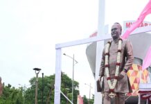 दिवंगत उपमुख्यमंत्री अजित पवार यांच्या पूर्णाकृती पुतळ्याचे उपमुख्यमंत्री सुनेत्रा अजित पवार यांच्या हस्ते लोकार्पण