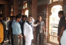भिडेवाडा राष्ट्रीय स्मारकाला अन्न, नागरी पुरवठा व ग्राहक संरक्षण मंत्री छगन भुजबळ यांची भेट