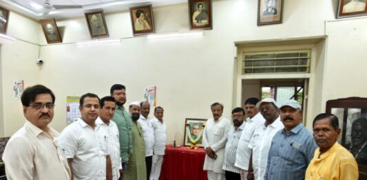 ‘महाराष्ट्र कृषी दिना’चा महायुती सरकारला विसर; काँग्रेसची टीका, स्व. वसंतराव नाईकांना अभिवादन