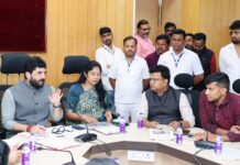 महापालिका अधिकाऱ्यांची केंद्रीय मंत्री मुरलीधर मोहोळ यांनी घेतली झाडाझडती