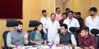 महापालिका अधिकाऱ्यांची केंद्रीय मंत्री मुरलीधर मोहोळ यांनी घेतली झाडाझडती