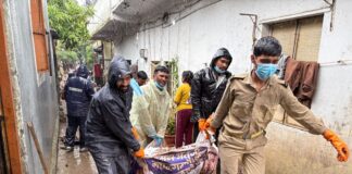मानवतेचा संदेश देत संत निरंकारी मिशनचे पूरग्रस्तांसाठी मदतकार्य ; पिंपरी -चिंचवडमध्ये स्वच्छता अभियान, गरजूंना अन्नदान
