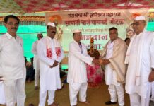 बाणेर येथील आनंदवन हास्य परिवार तर्फे ज्ञानेश्वर महाराज पालखीतील 6500 वारकऱ्यांना दौंडज येथे अन्नदान सेवा