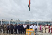 झोपडपट्टी पुनर्वसन प्राधिकरणात स्वातंत्र्यदिन उत्साहात साजरा