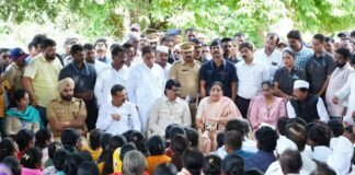 पिंपळवंडीतील बालिका अत्याचार व हत्या प्रकरणी पीडित कुटुंबाची उपमुख्यमंत्री सुनेत्रा अजित पवार यांनी घेतली भेट