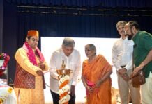 सेवाकार्याला सर्वोच्च प्राधान्य द्या : चंद्रकांत पाटील ; संत अच्युत महाराज गुरुपौर्णिमा उत्सव