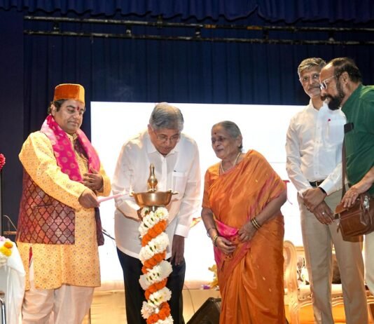 सेवाकार्याला सर्वोच्च प्राधान्य द्या : चंद्रकांत पाटील ; संत अच्युत महाराज गुरुपौर्णिमा उत्सव