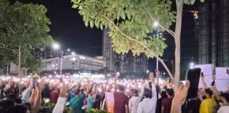 महाळुंगेतील रस्त्याच्या दुरवस्थेविरोधात हजारोंचा कॅन्डल मार्च; ११ वर्षीय विराजला भावपूर्ण श्रद्धांजली