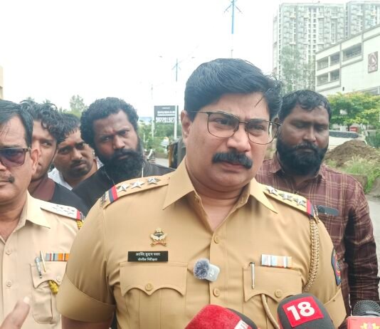 महाळुंगे-नांदे रस्त्याच्या दुरवस्थेने अकरा वर्षीय मुलाचा बळी; प्रशासनाच्या दुर्लक्षावर नागरिकांचा संताप; आमदार शंकर मांडेकर व पोलीस निरीक्षक अरविंद पवार यांची अपघात स्थळी भेट