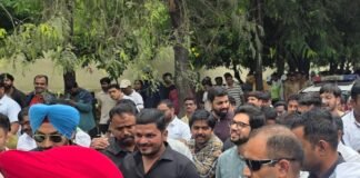 हिंजवडीत निघालेल्या मूक मोर्चाला हजारो नागरिकांचा प्रतिसाद; आदित्य ठाकरे यांच्यासह सर्वपक्षीय नेत्यांचा सहभाग