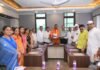 मुळशीच्या तरुणाची इंग्लंडमध्ये टाऊन कौन्सिलरपदी निवड; योगीराज पतसंस्थेतर्फे विशेष गौरव
