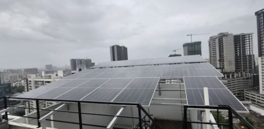 ५१ बालेवाडी रेसिडेन्सेसचा हरित ऊर्जेच्या दिशेने महत्त्वपूर्ण टप्पा