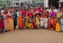 खासदार तुपे पाटील स्मार्ट ई लर्निंग स्कूलमध्ये उत्साहात ‘पुस्तक दहीहंडी’ साजरी