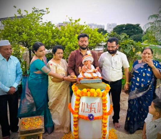 पर्यावरणपूरक गणेशोत्सवाचा आदर्श; सातव्या दिवशी घरच्या घरी गणेशमूर्ती विसर्जन