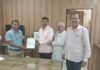 शाळा सुरू होऊन दोन महिने उलटले, तरी प्राथमिक शाळा विद्यार्थ्यांना दप्तर नाही; शासनाची मोफत दप्तर वाटपाची घोषणा कागदावरच