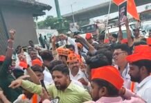 मनोज जरांगे पाटील यांच्या उपोषणाला पाठिंबा; कात्रज चौकात मराठा समाजाचा रास्ता रोको