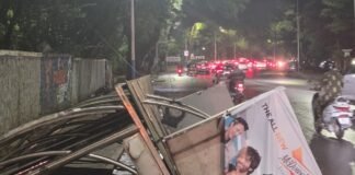 पाषाणातील स्टील बसथांबा कोसळला; पुणे शहरातील सर्व बसथांब्यांचे स्ट्रक्चरल सेफ्टी ऑडिट करण्याची मनसेची मागणी