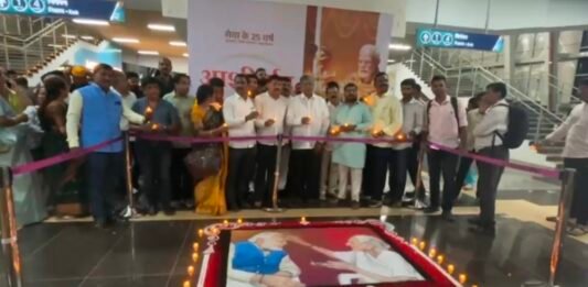 पंतप्रधान नरेंद्र मोदी यांच्या वाढदिवसानिमित्त एसएनडीटी मेट्रो स्थानकावर दिवाळीचा उत्साह ना. चंद्रकांतदादा पाटील यांची प्रमुख उपस्थिती