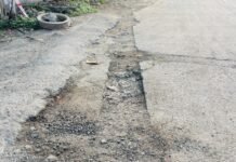 ‘पालिका आणखी किती अपघातांची वाट पाहणार?’ महाळुंगेतील खड्डे आणि साईड कटमुळे अपघातांचा धोका