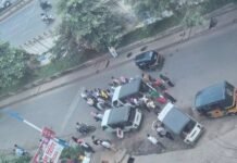 वाहतूक नियंत्रण नेमके कोण करणार? वारजेतील सहा सीटर रिक्षांचा ठिय्या; वाहतूक पोलिसांच्या कार्यपद्धतीवर प्रश्नचिन्ह