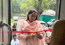सावित्रीबाई फुले पुणे विद्यापीठात श्री गणरायाची महाआरती; आरोग्य शिबिराचे नगरसेविका भक्ती गायकवाड यांच्या हस्ते उद्घाटन