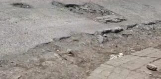 सातारा रस्त्यावरील दुग्गड चौकातील खड्ड्यांवरून मनसे आक्रमक; आठ दिवसांत दुरुस्तीची मागणी